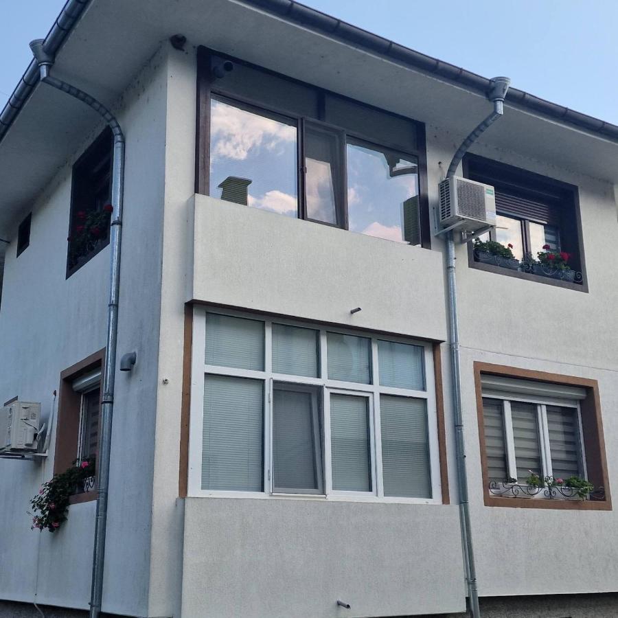 Z-Apartment In تريفنا المظهر الخارجي الصورة